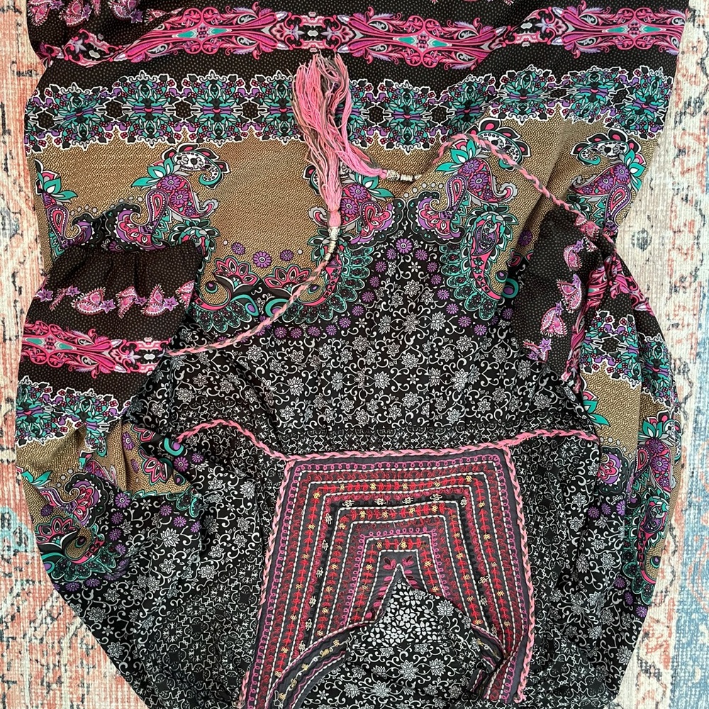 Long sleeve black and pink tunic